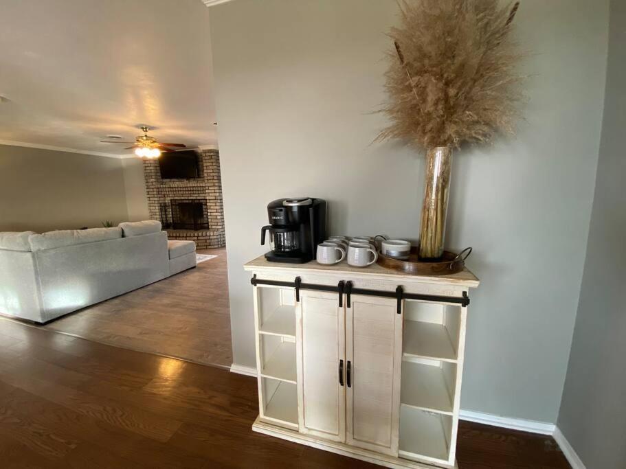 Large Modern Family Home! Soncy ภายนอก รูปภาพ